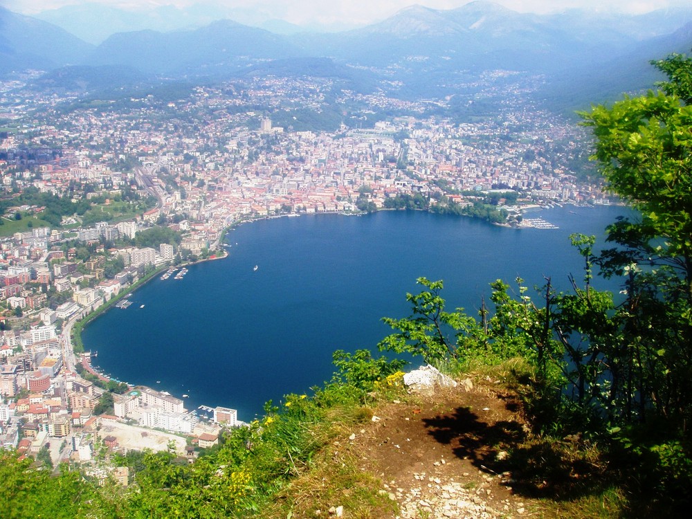 Blick vom Monte San Salvatore auf Lugano