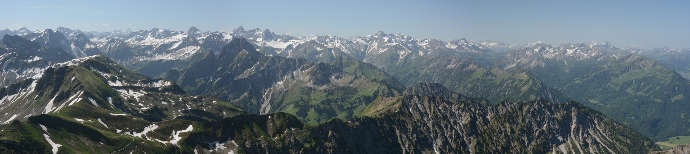 Blick vom Nebelhorn bei Oberstdorf nach Süden in die Alpen