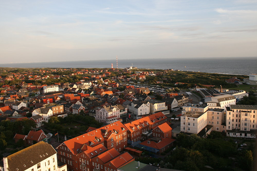 Blick vom neuen Leuchtturm auf Borkum