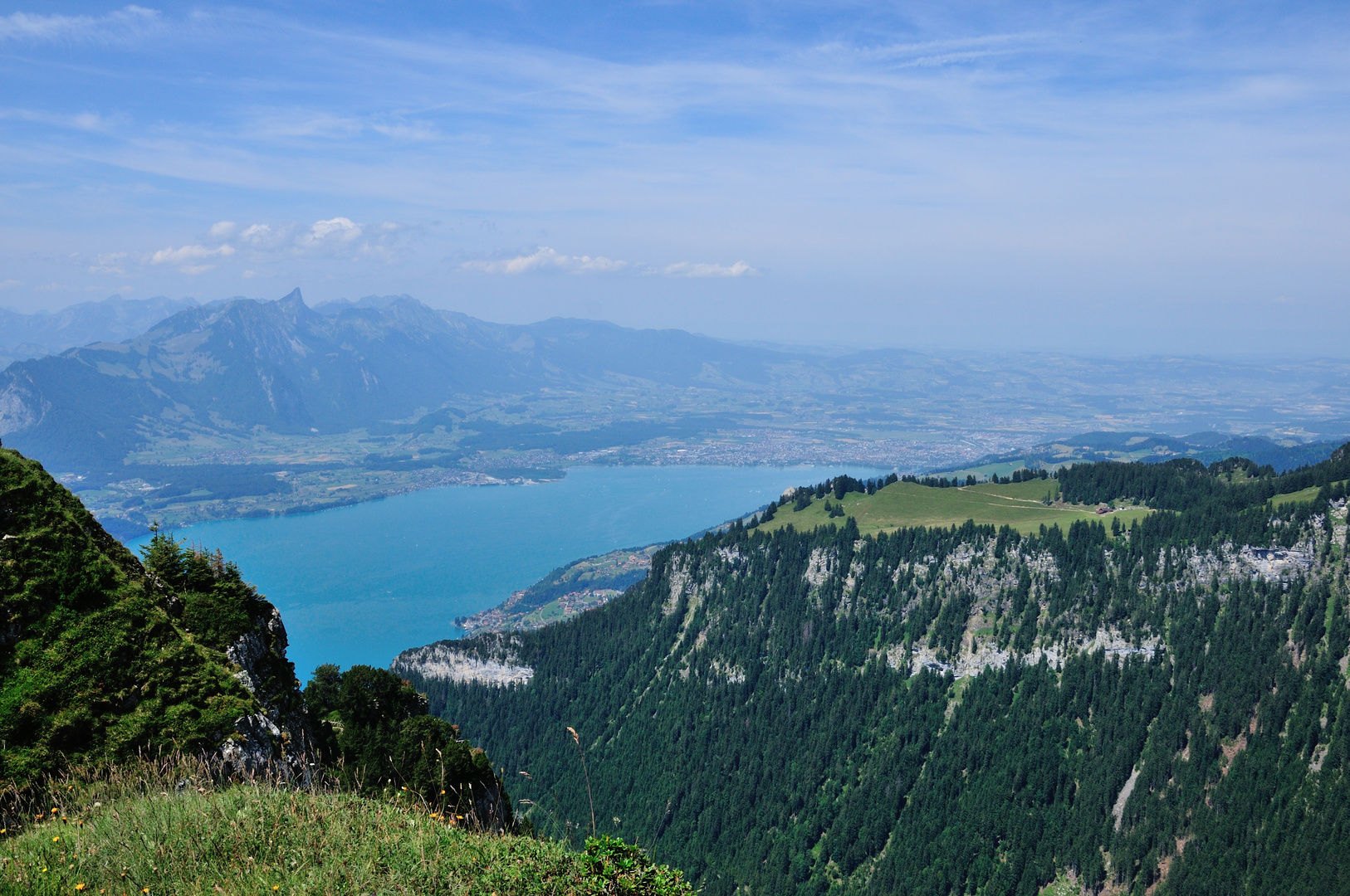 Blick vom Niederhorn auf den Thunersee