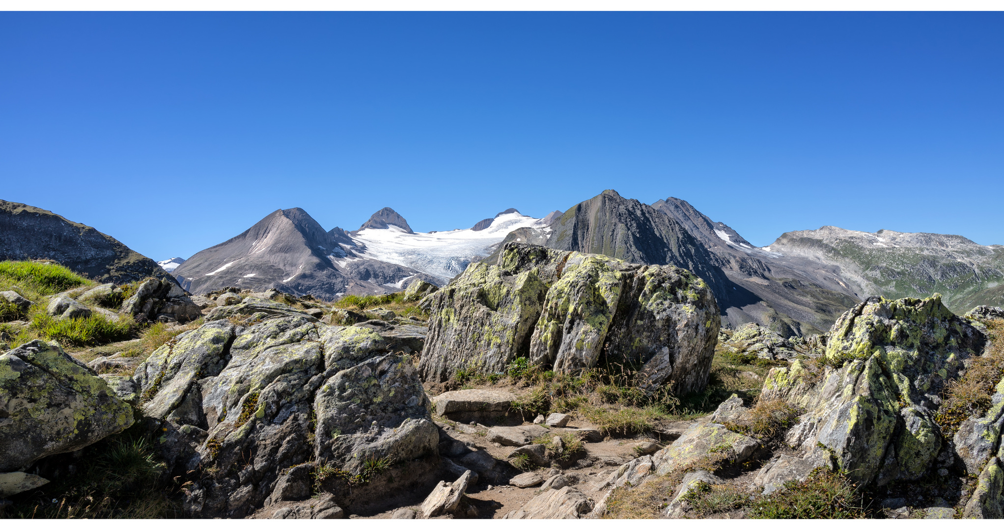 Blick vom Nufenenpass zum Griesgletscher