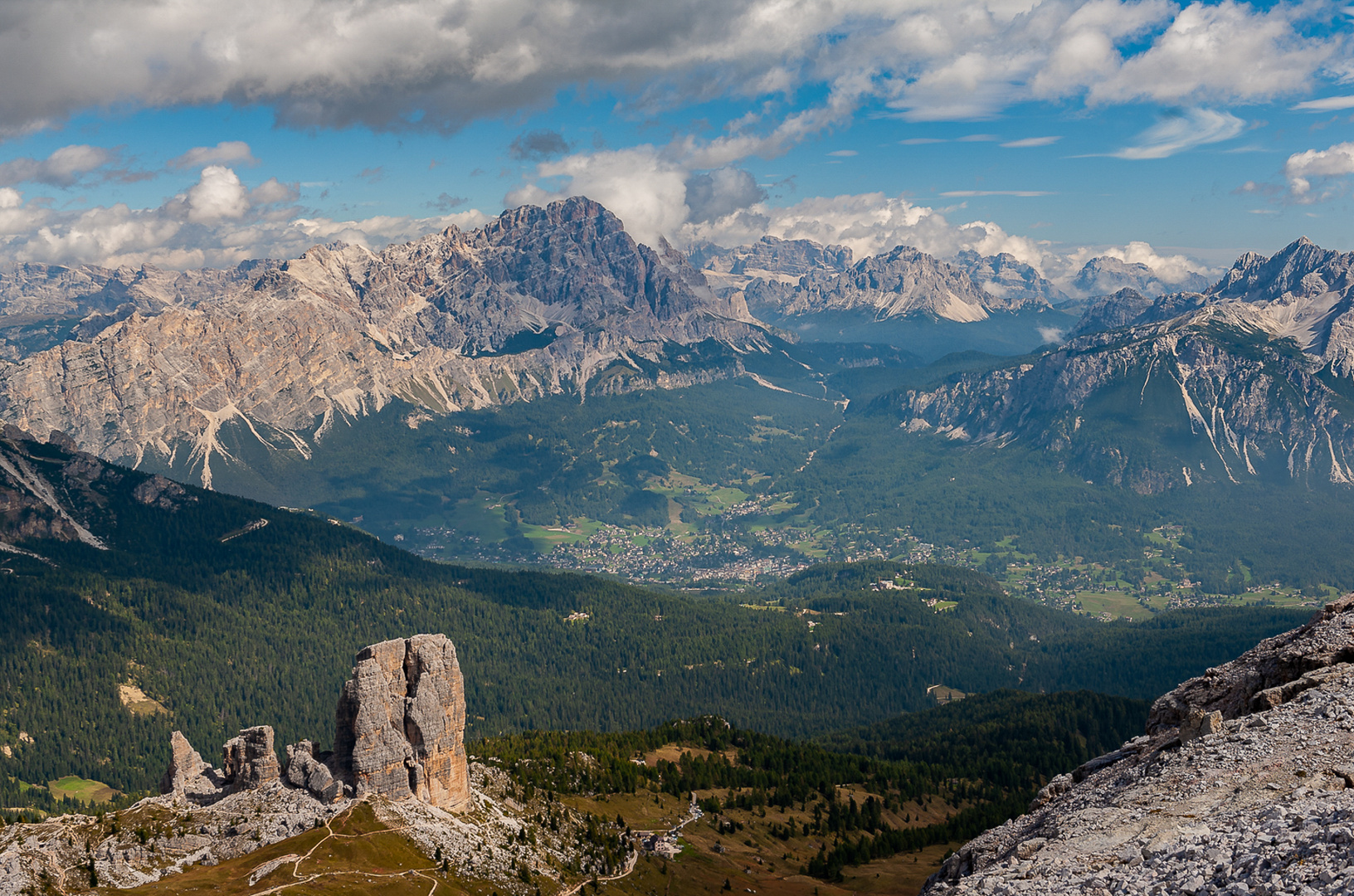 Blick vom Nuvolau über Cinque Torri, Cortina ....