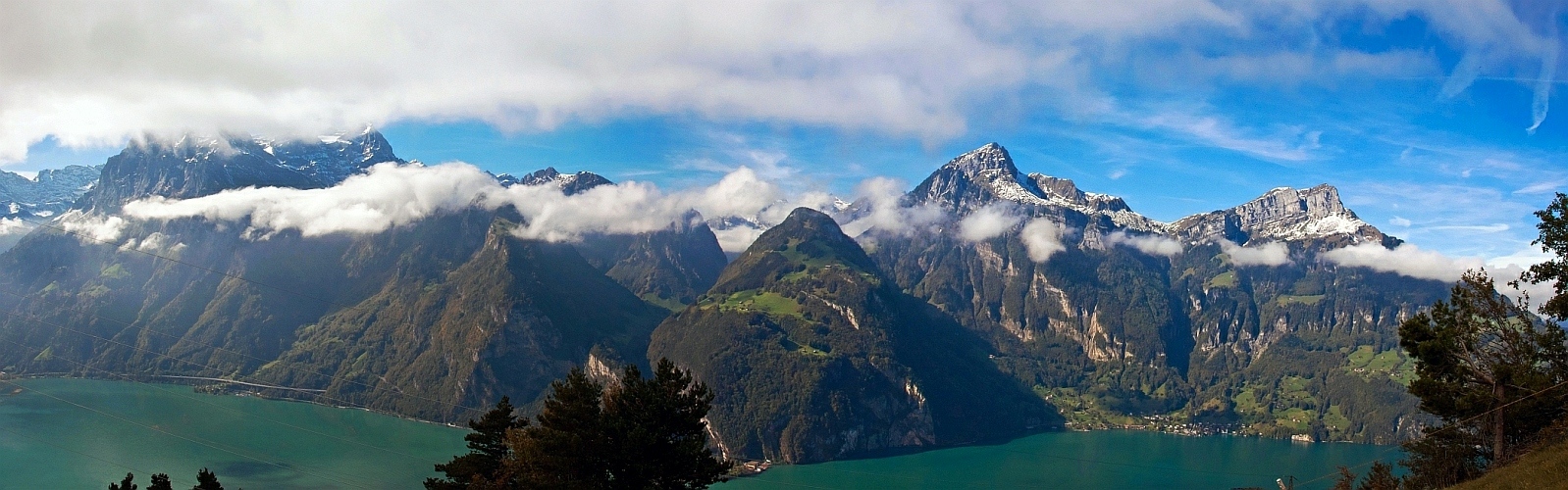 Blick vom Oberaxen auf den Urnersee