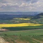 Blick vom Oblik 509m  in Tschechien  zu Rana im VG und Mila und bis zum Boren bei Bilina