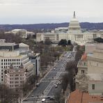 Blick vom Old Post Office Clock Tower über die Pennsylvania Avenue zum Capitol