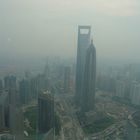 Blick vom Orient Pearl Tower zum größten Flaschenöffner der Welt