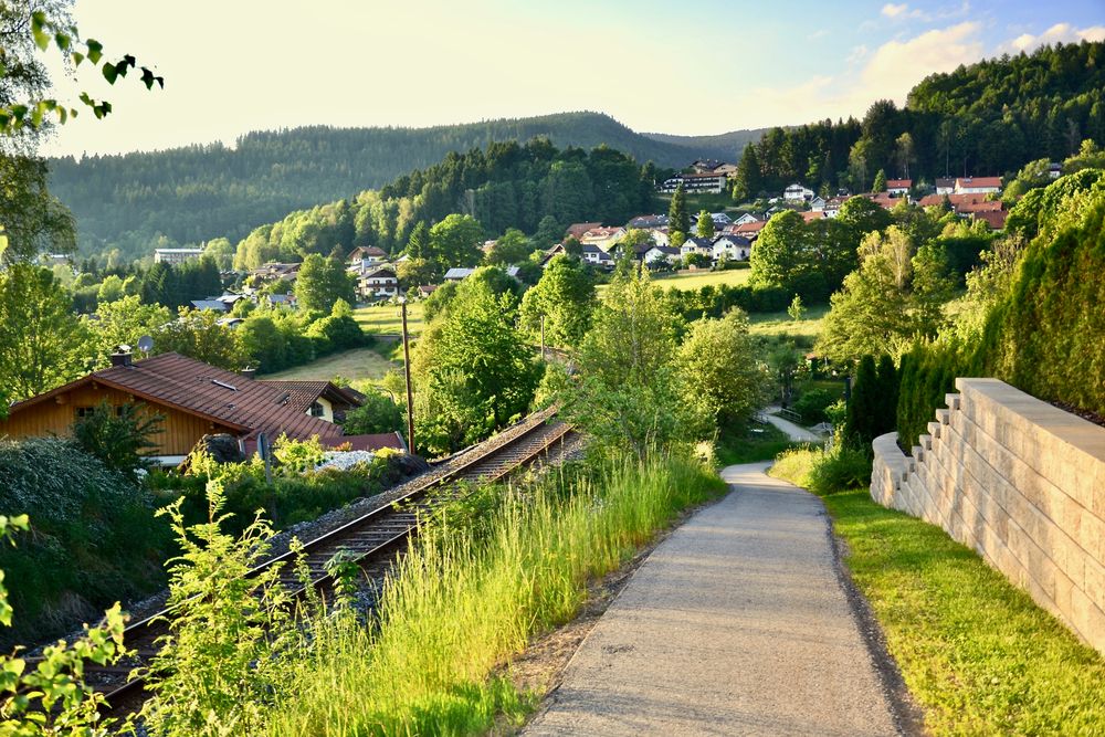 Blick vom Panoramaweg zum Ortsteil Scherau…