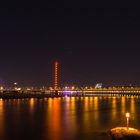 Blick vom Parlamentsufer auf die Düsseldorfer Skyline