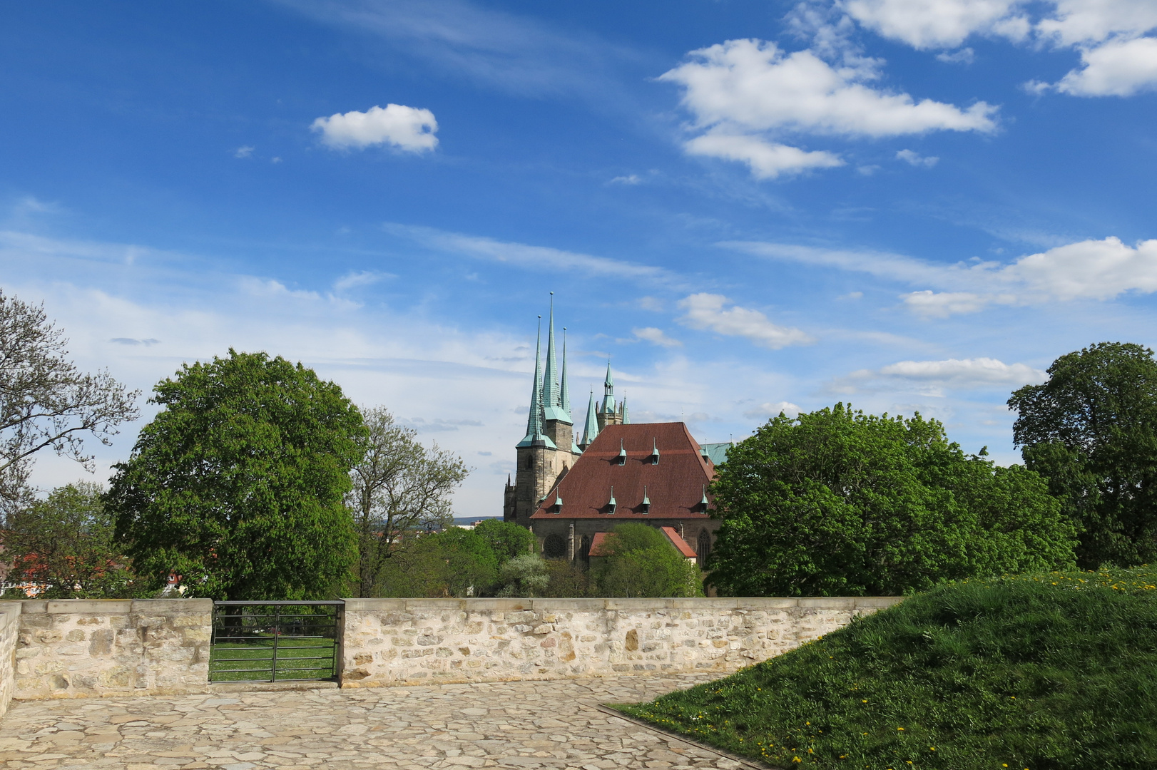 Blick vom Petersberg zum Domberg