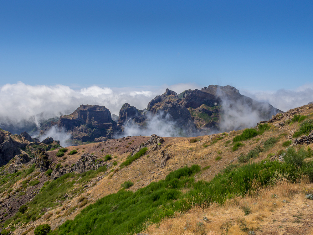 Blick vom Pico do Arieiro auf den Pico das Torres