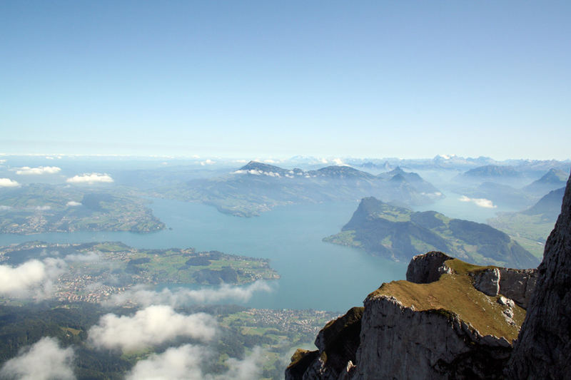 ... Blick vom Pilatus (2132 m.ü.M.) ...