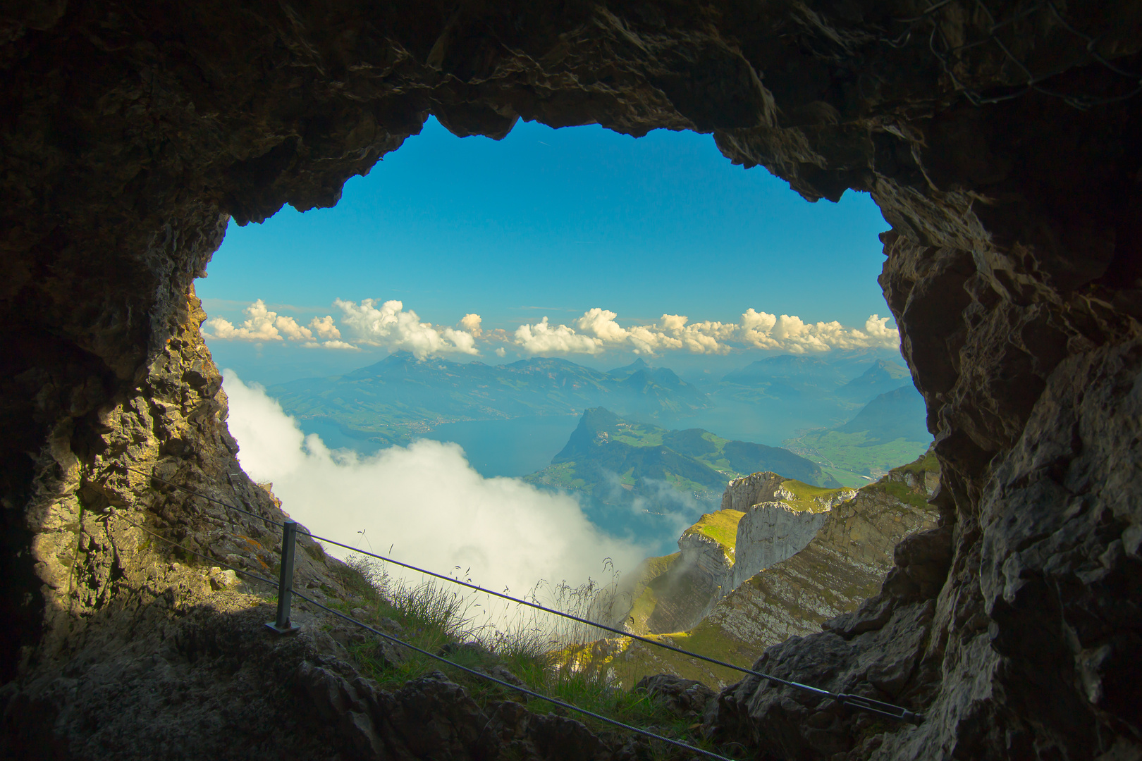 Blick vom PILATUS-DRACHENWEG auf den BÜRGENSTOCK und die RIGI