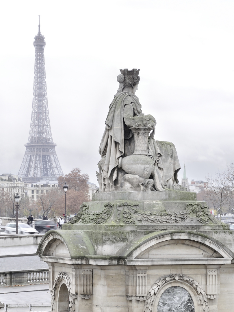 ...Blick vom Place de la Concorde in Richtung Eifelturm.