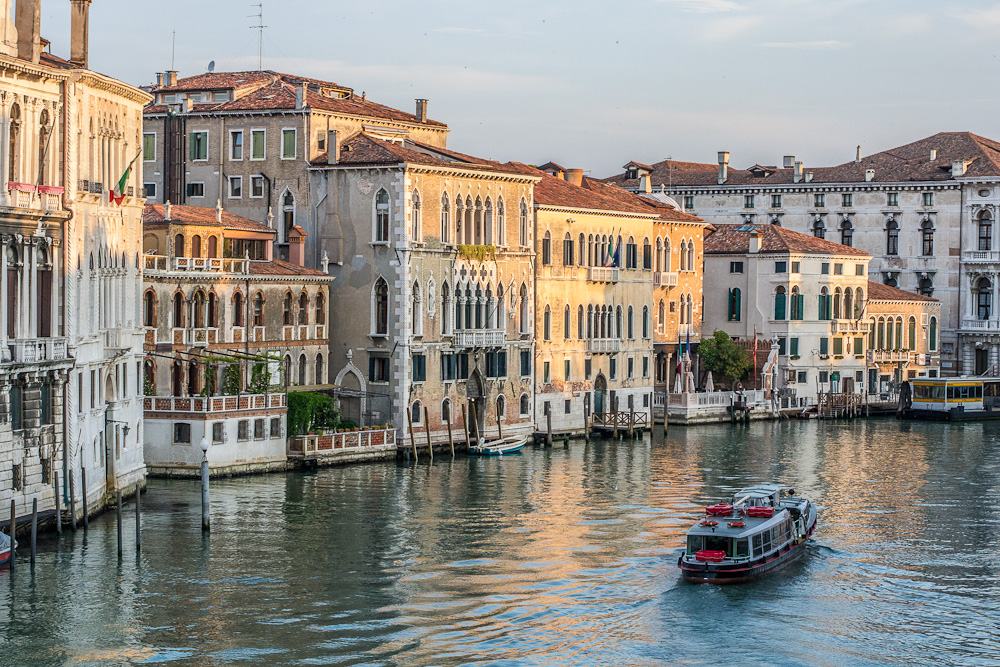 Blick vom Ponte dell'Accademia