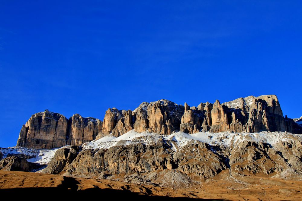 Blick vom Pordoijoch auf die Sella Gruppe  