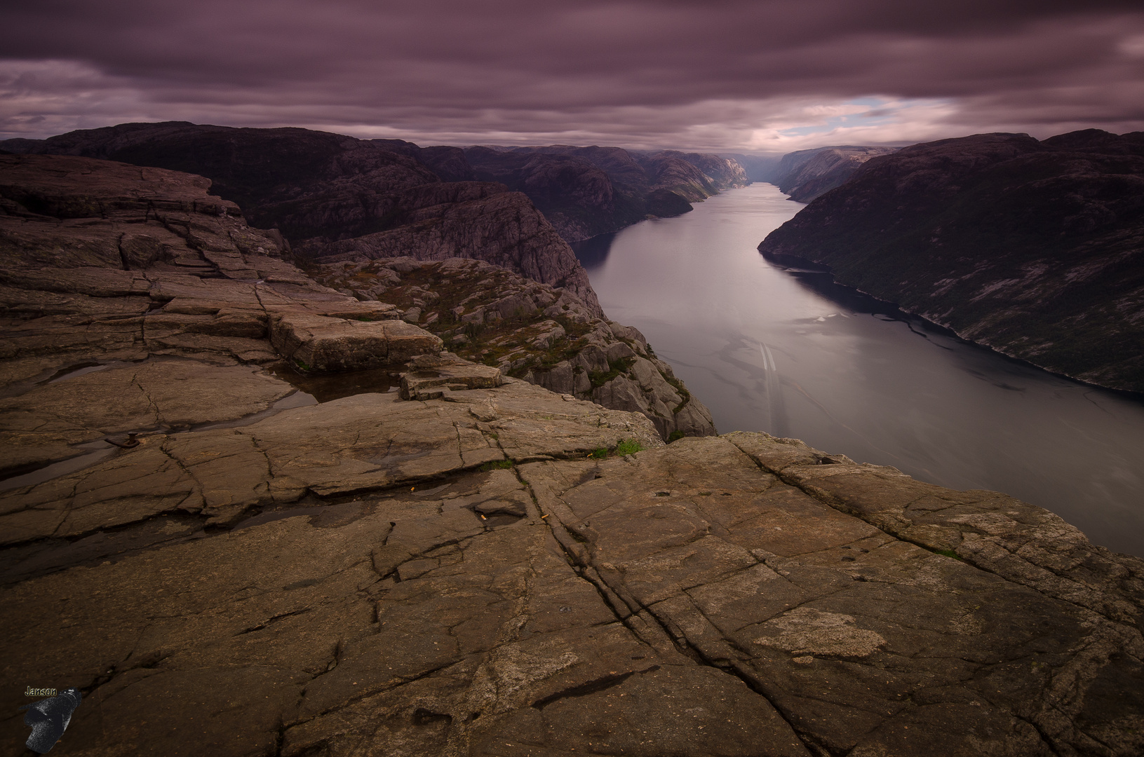 Blick vom Preikestolen hinunter