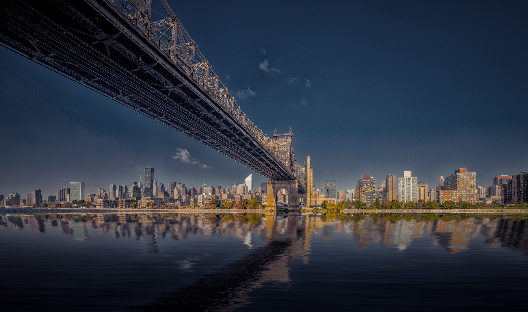 Blick vom Queensbridge Park, New York City ...