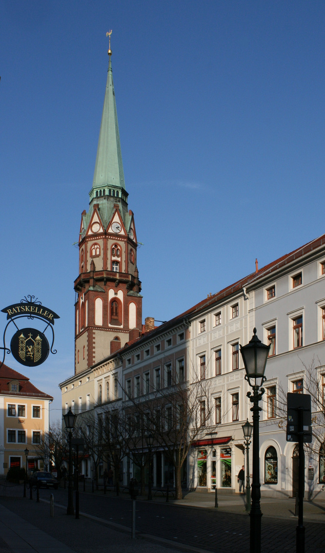 Blick vom Rathaus in Löbau zur Nicolaikirche