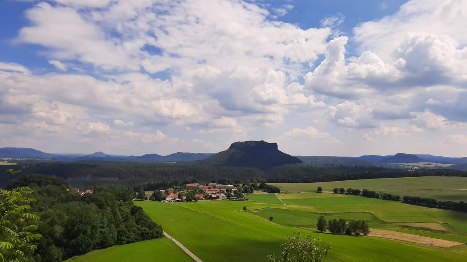 Blick vom Rauenstein in Richtung Lilienstein und Weißig (Struppen)