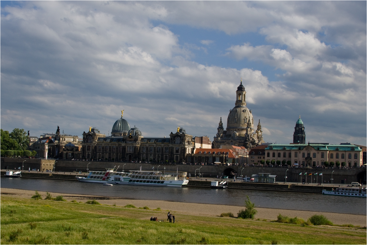 Blick vom rechten Elbufer