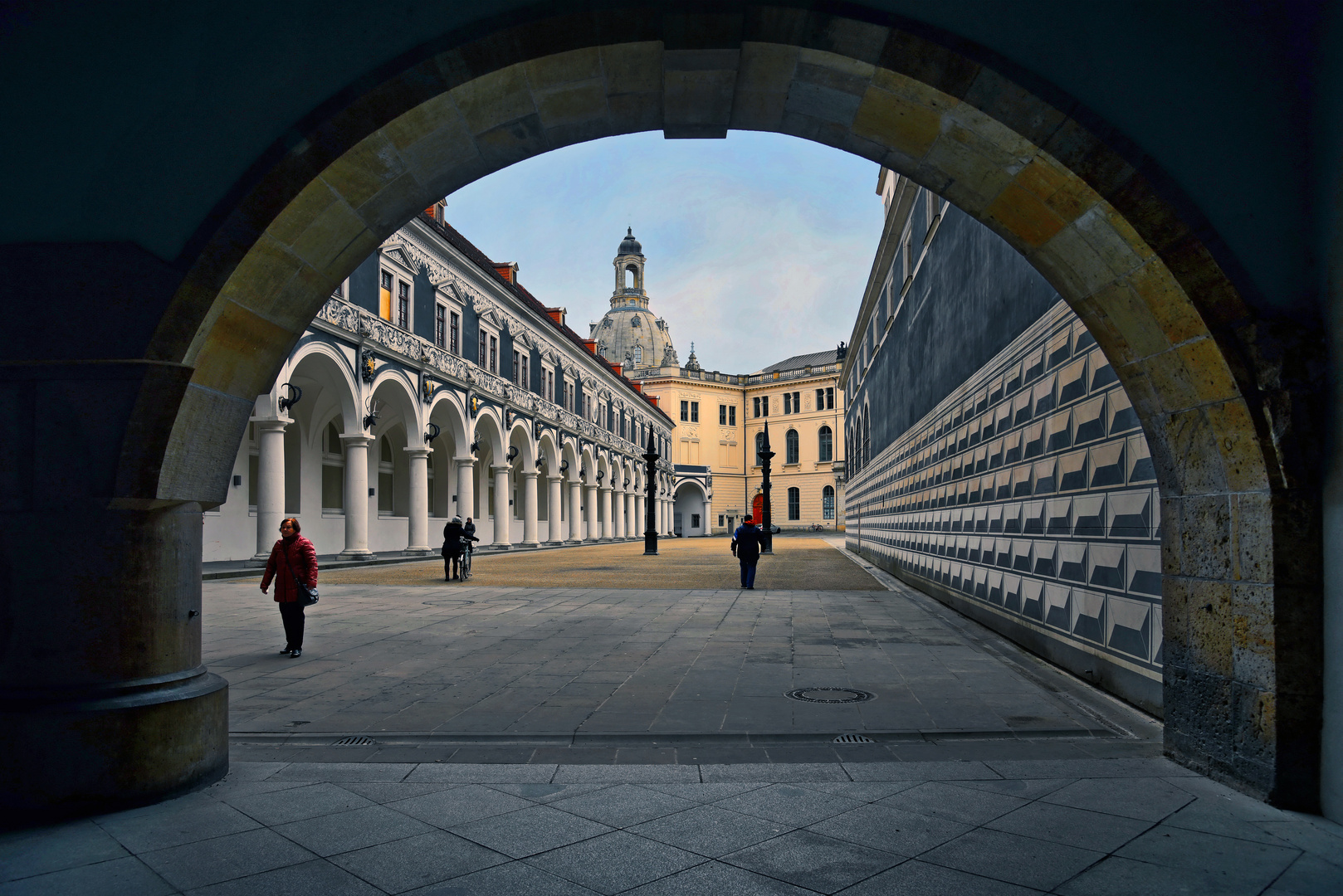 Blick vom Reiterhof auf die Frauenkirche, Dresden