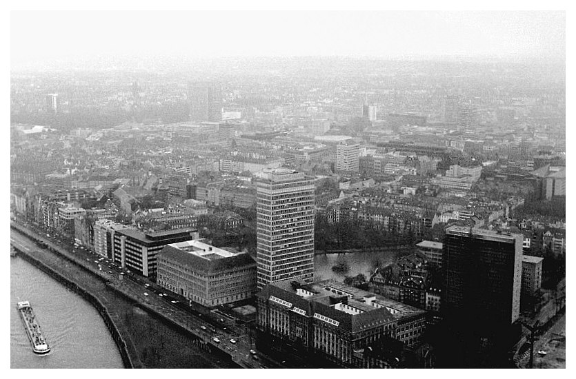 Blick vom Rheinturm (Düsseldorf "historisch", 1)