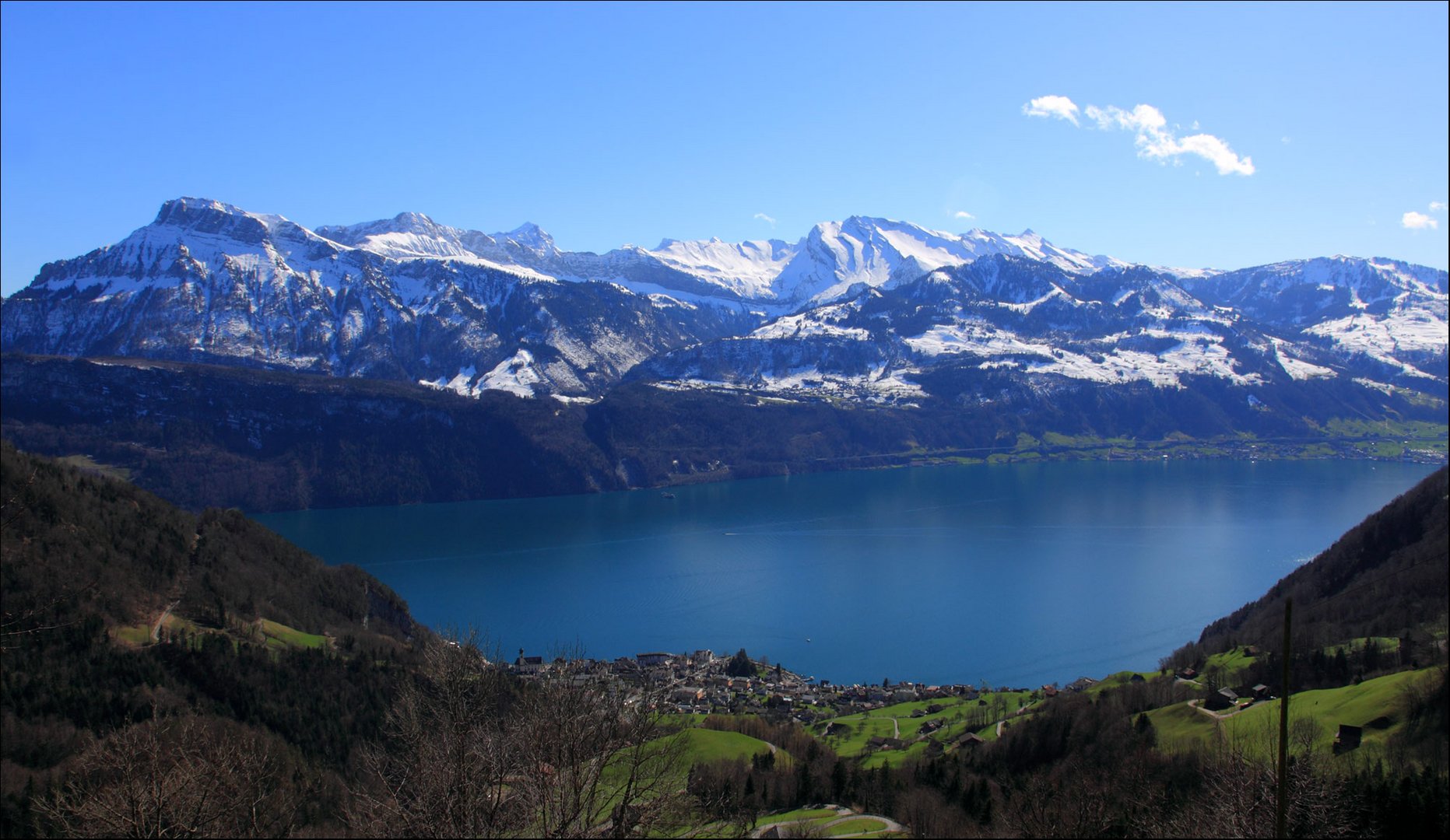 Blick vom Rigischeidegg auf Gersau