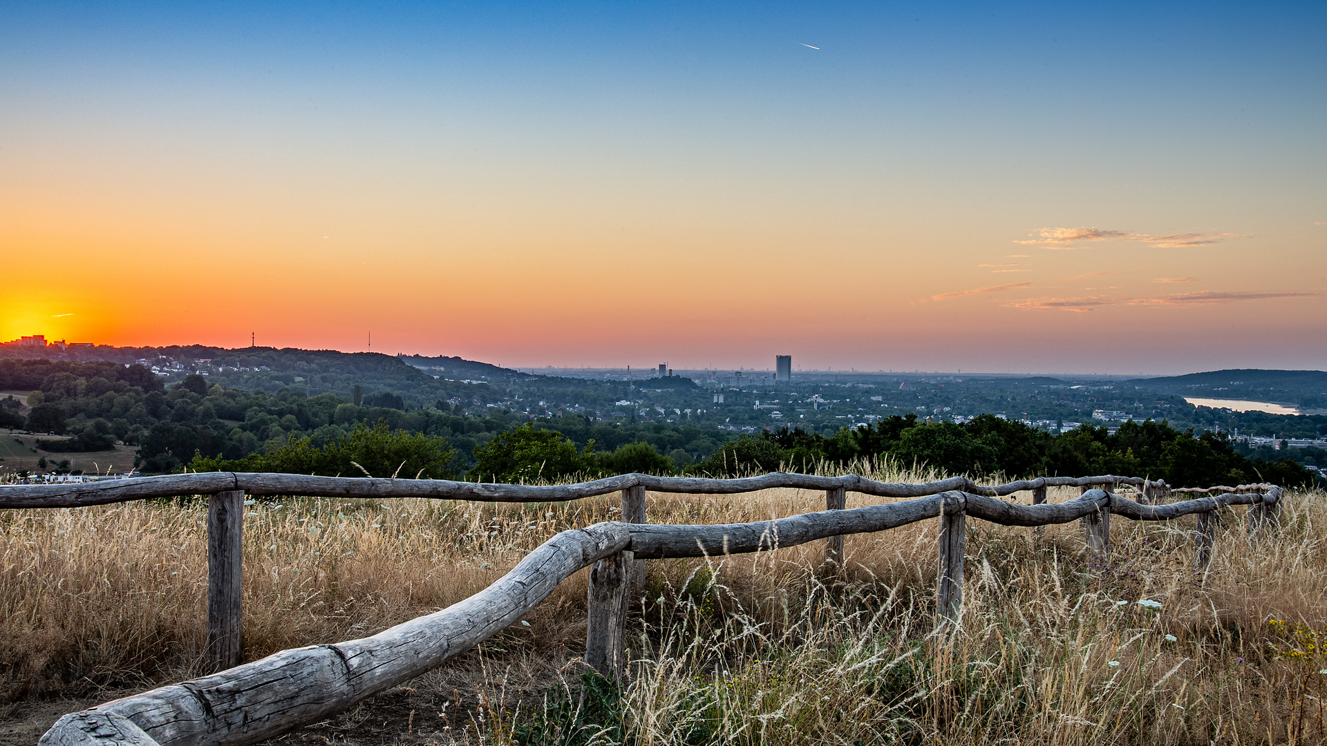 Blick vom Rodderberg auf die Köln-Bonner-Bucht