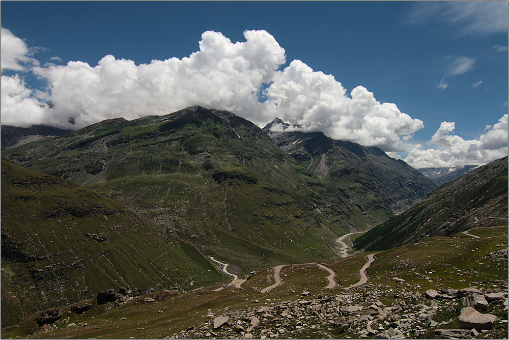 blick vom rohtang pass nach lahaul