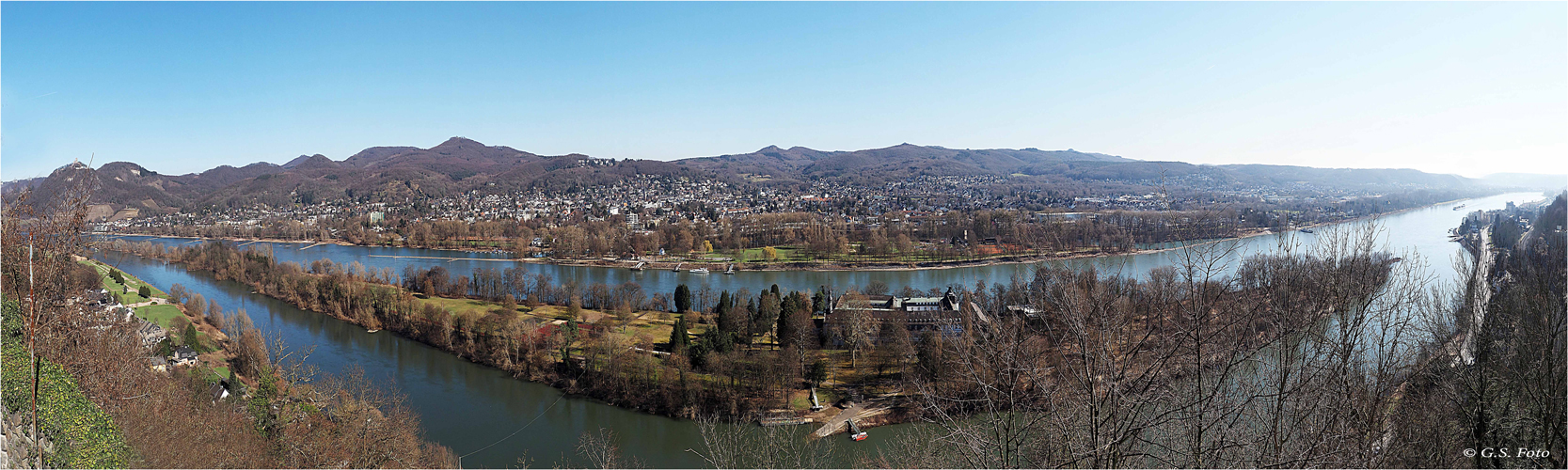 Blick vom Rolandsbogen......