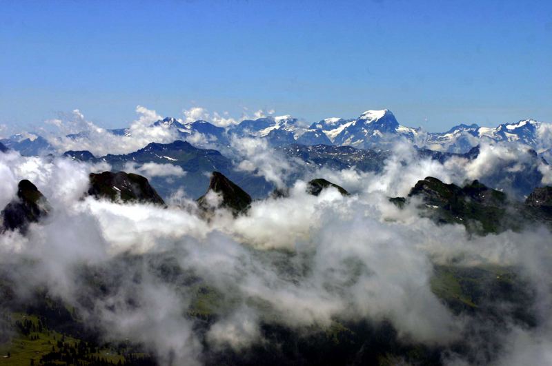 Blick vom Säntis auf die Alpengipfel