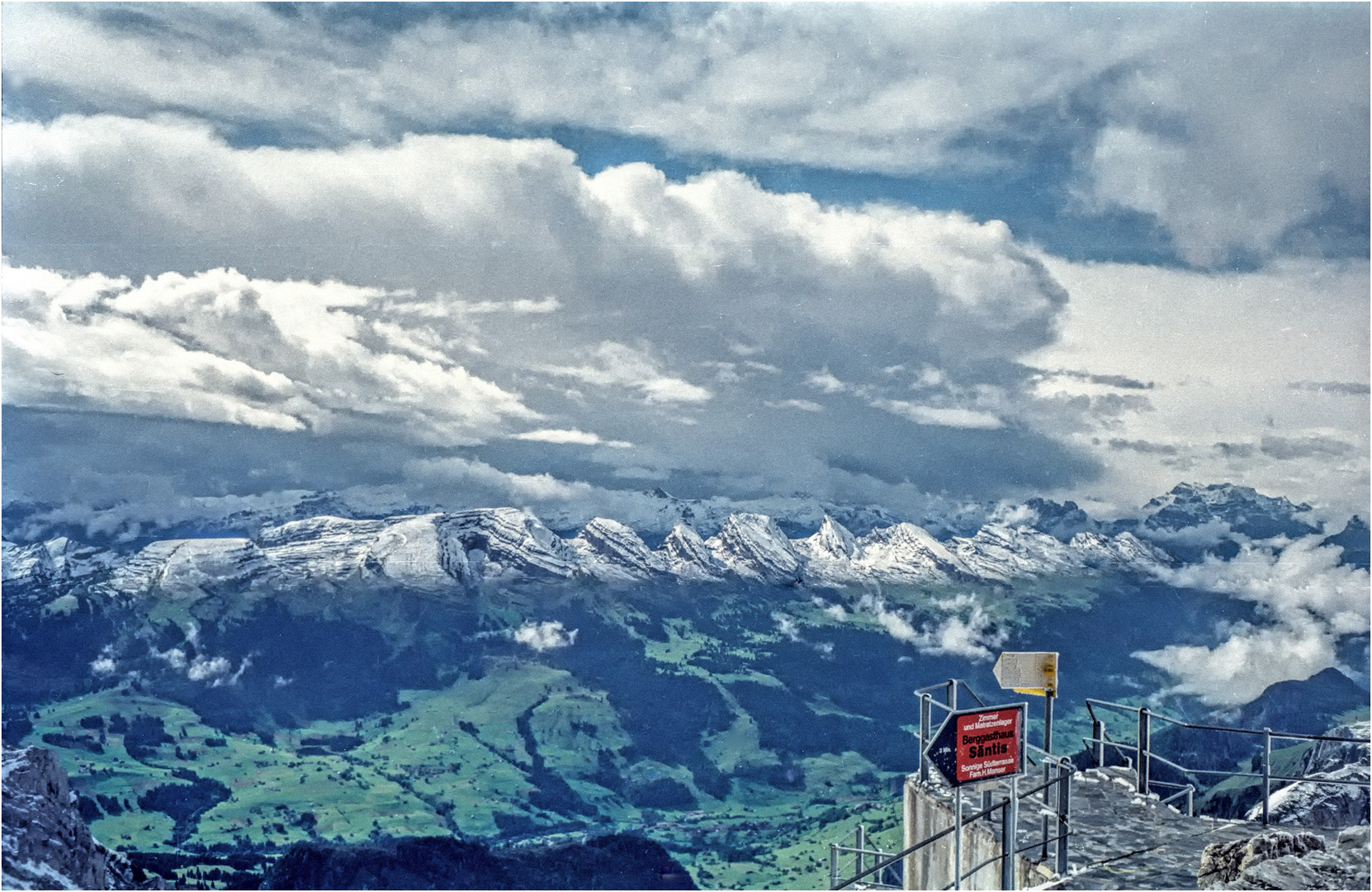 Blick vom Säntis auf die Churfirsten im Kanton St. Gallen