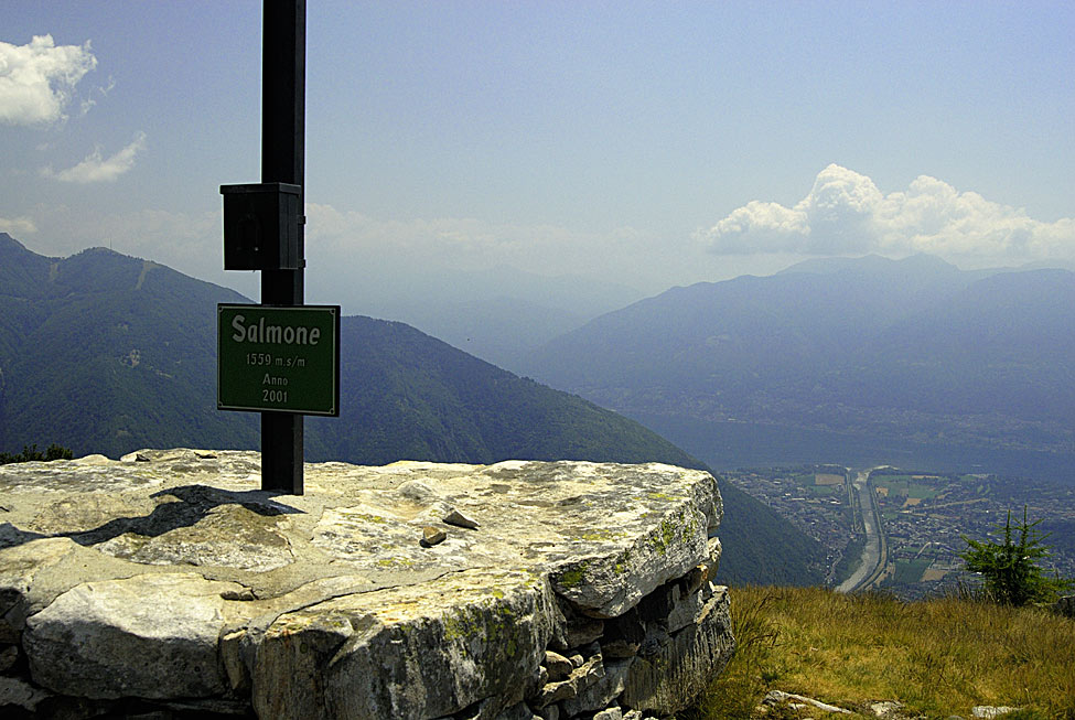 Blick vom Salmone aufs Maggiadelta und den Lago Maggiore