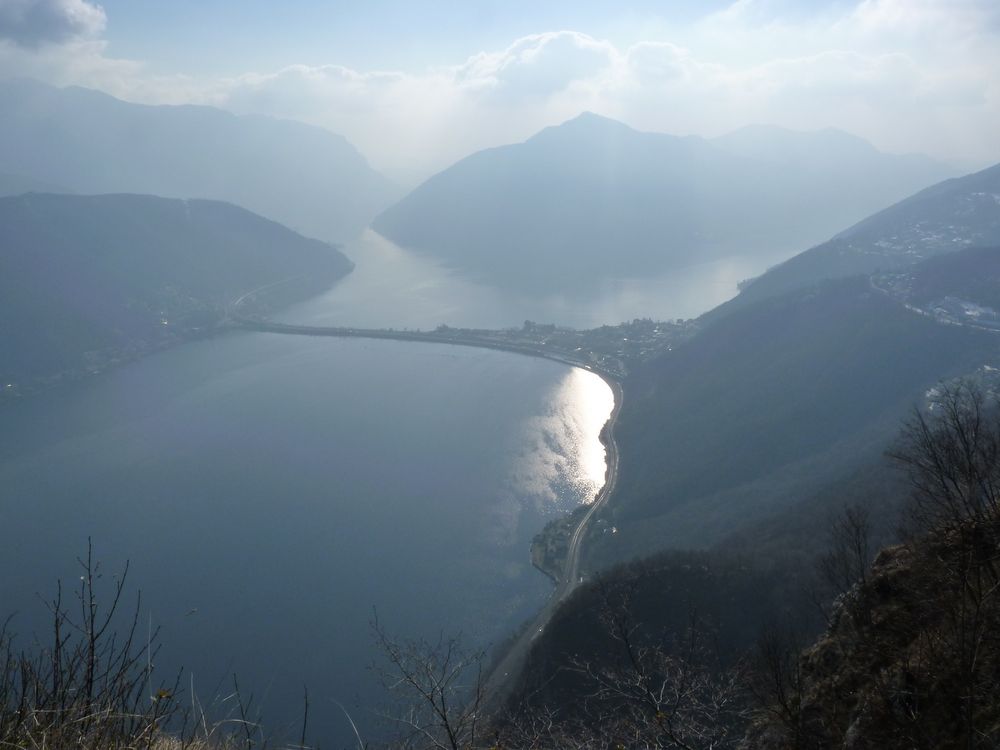 Blick vom San Salvatore zum Luganersee