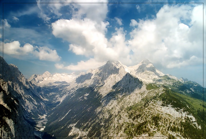 Blick vom Schachener Aussichtspavillion auf Alp- und Zugspitze