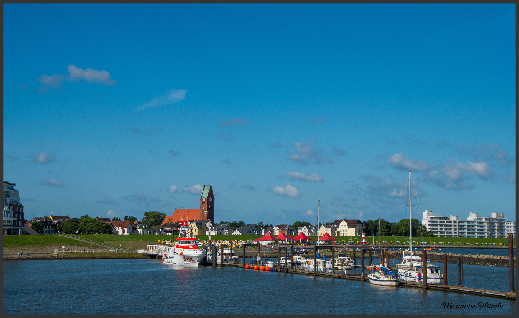 Blick vom Schiff auf Cuxhafen 