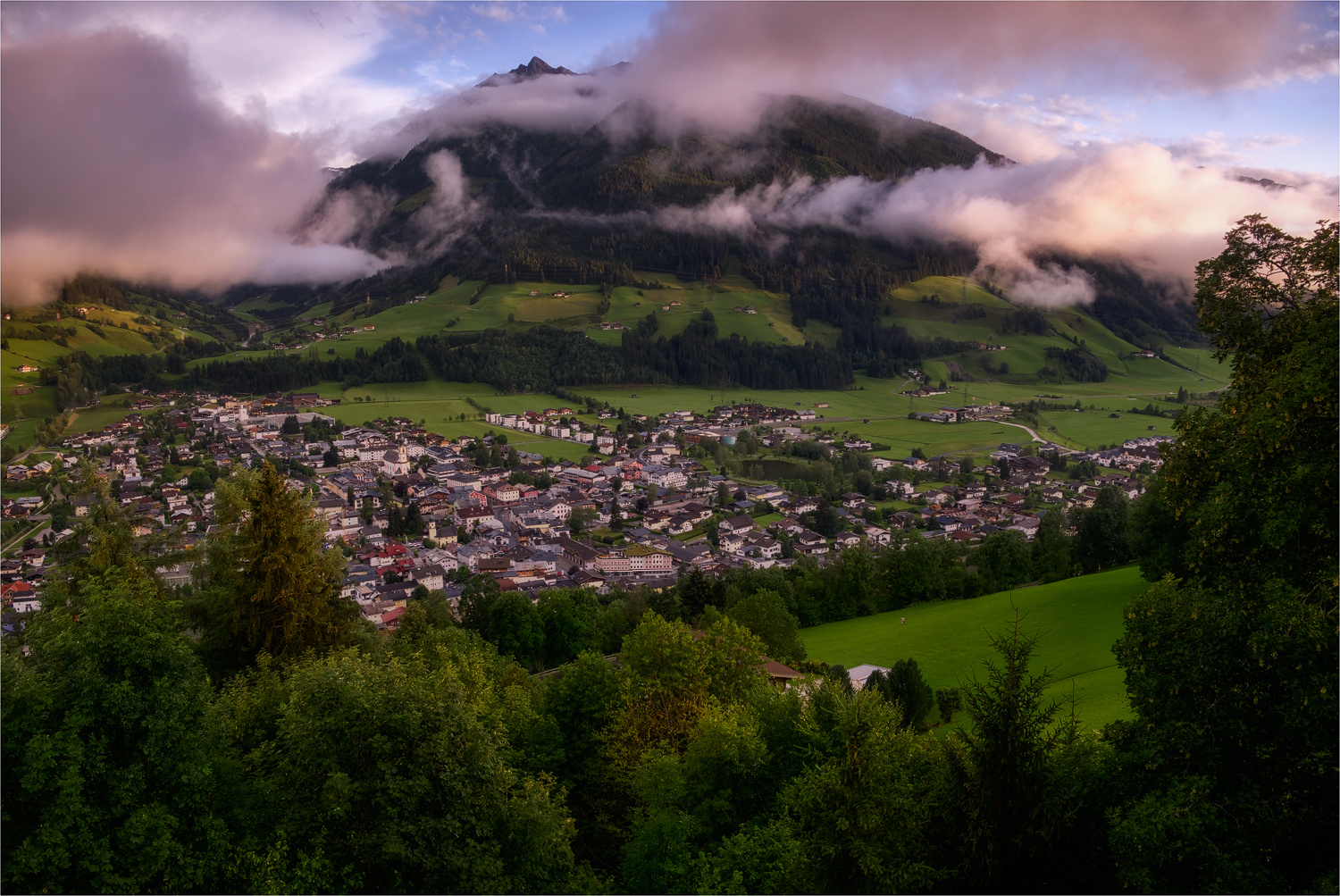 Blick vom Schloss Mittersill ....