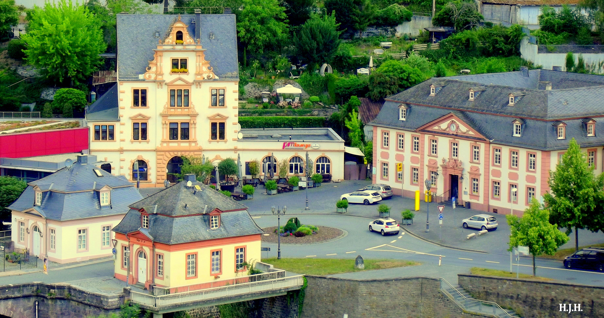 Blick vom Schloss Weilburg auf historische Gebäude