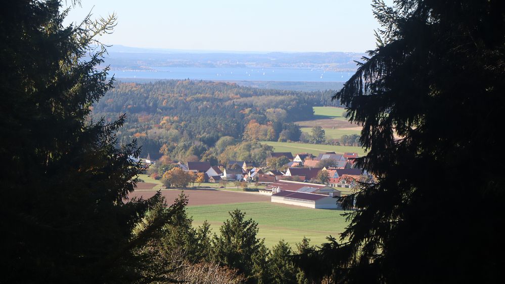 Blick vom Schloßberg zum Brombachsee