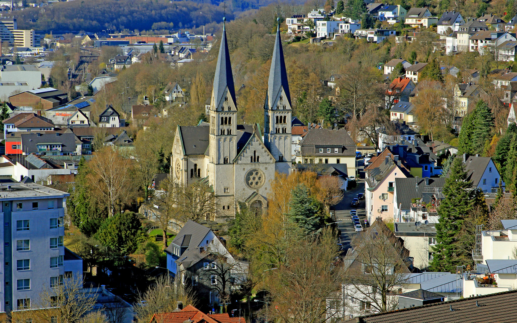 Blick vom Schlosspark Siegen auf die St. Michael-Kirche