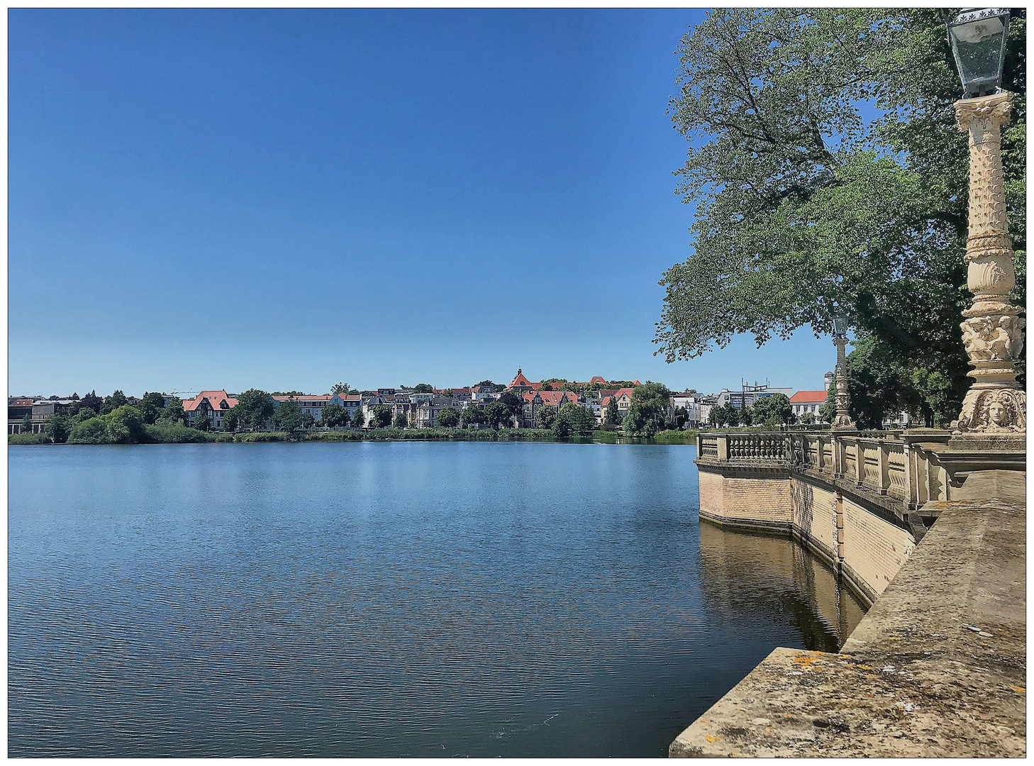 Blick vom Schlosspark zur Stadt