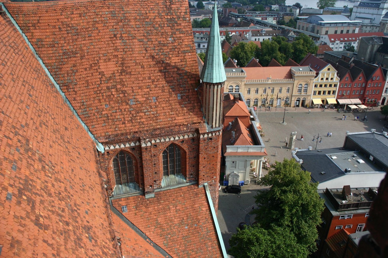 Blick vom Schweriner Dom auf den Marktplatz