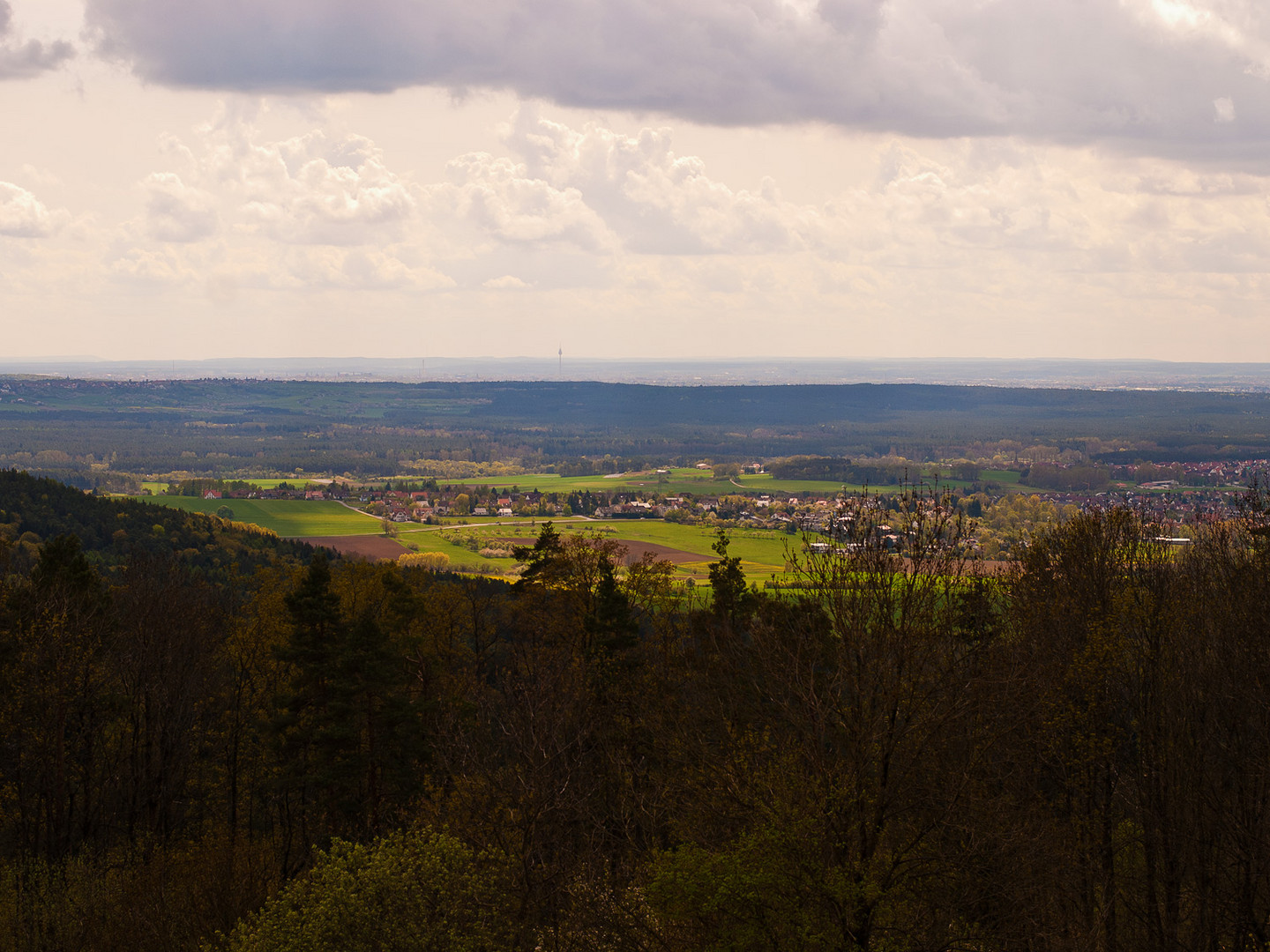 Blick vom Segelflugplatz Lillinghof nach Nürnberg