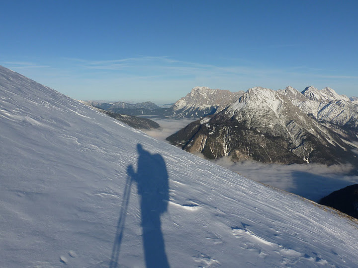 Blick vom Sinnesjoch in Richtung Zugspitze