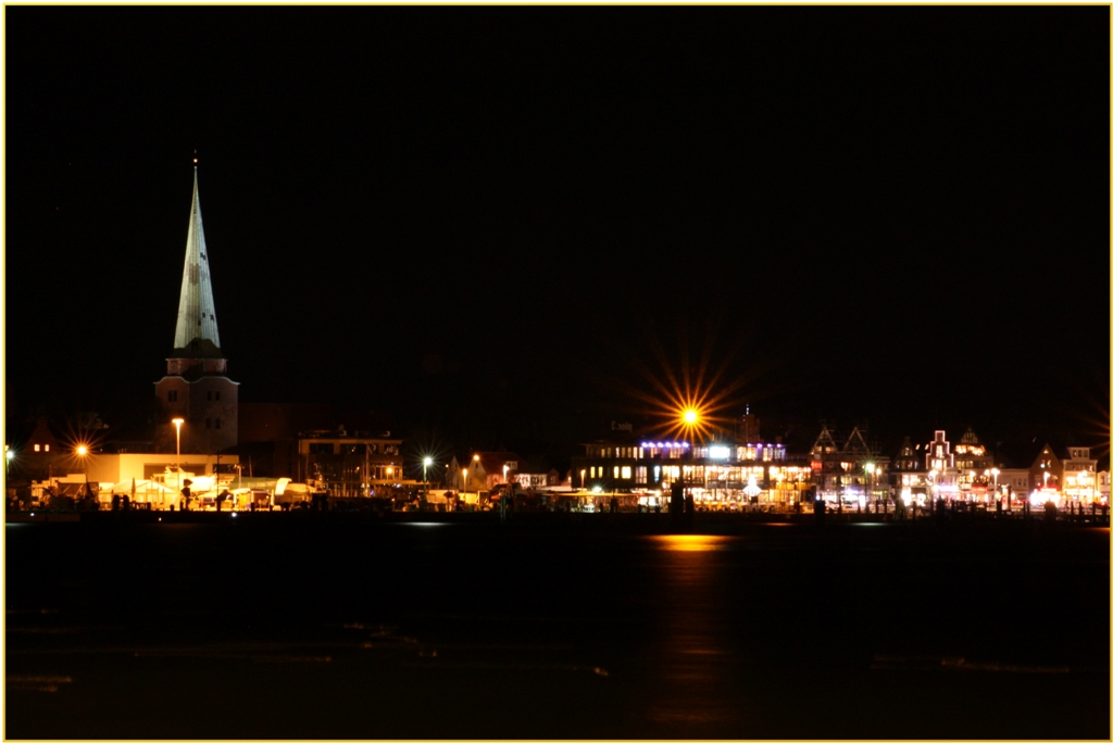 Blick vom Skandinavienkai auf Travemünde