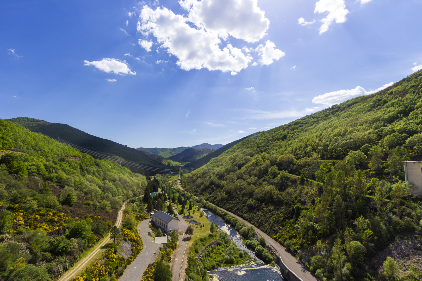 Blick vom Staudamm bei Bonar