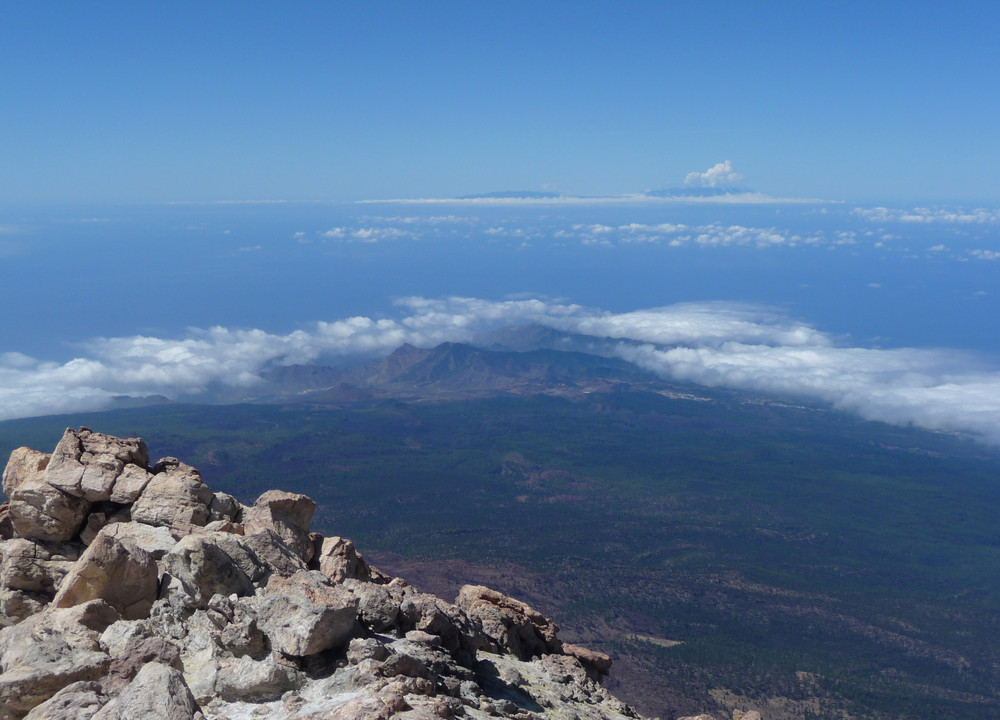 Blick vom Teidegipfel auf das Tenogebirge