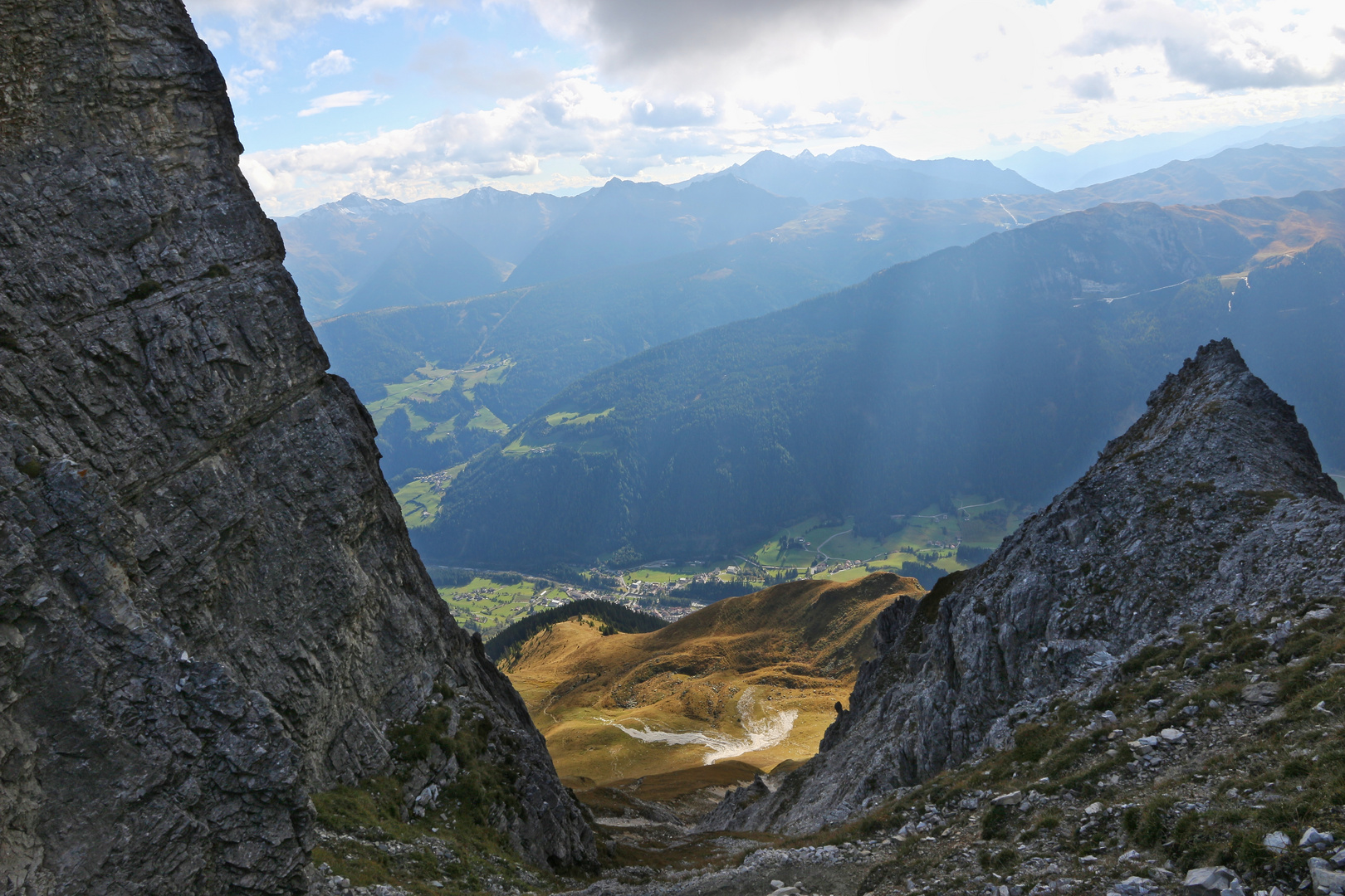 Blick vom Telfer Weißen auf Mareit im Ridnauntal (2016_10_07_EOS 100D_1208_ji)