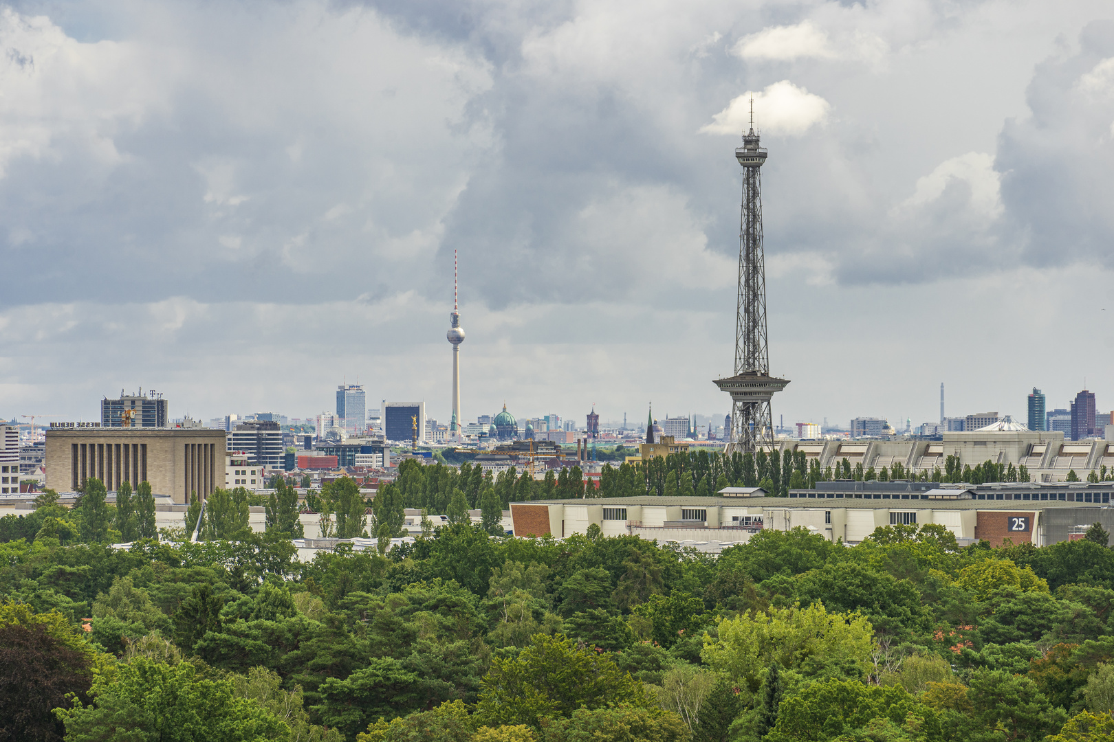  Blick vom Teufelsberg auf Berlin