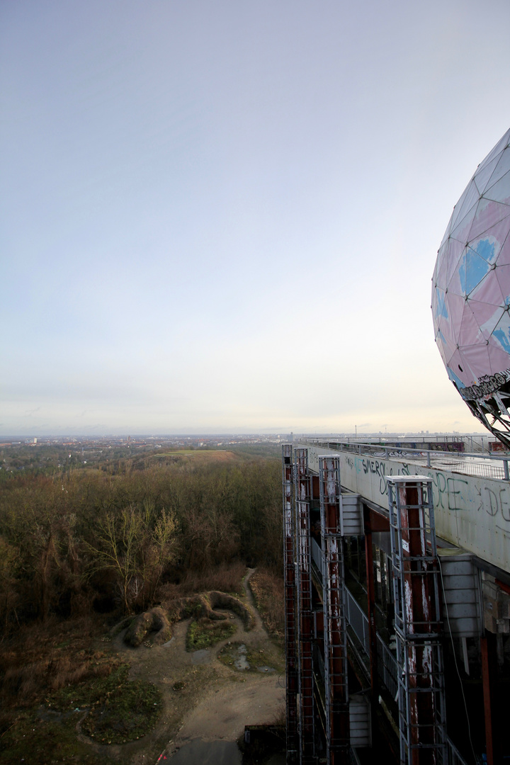 Blick vom Teufelsberg Richtung Funkturm und Fernsehturm